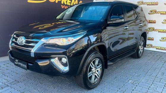 TOYOTA HILUX SW4 2.7 SRV 7 LUGARES 4X2 16V FLEX 4P AUTOMÁTICO TOYOTA HILUX SW4 2.7 SRV 7 LUGARES 4X2 16V FLEX 4P AUTOMÁTICO